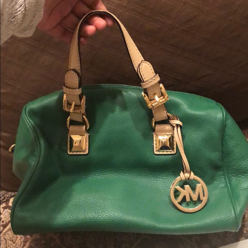 BRAND NEW MICHAEL KORS GREEN PURSE